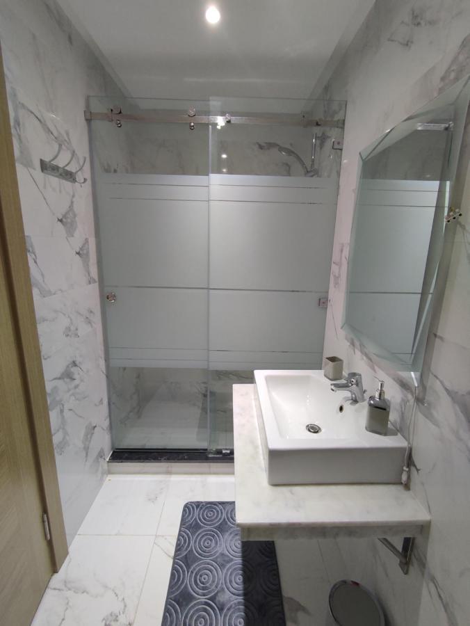 Superbe Appartement bien équipé au centre de la ville d'Uchda  Exterior foto